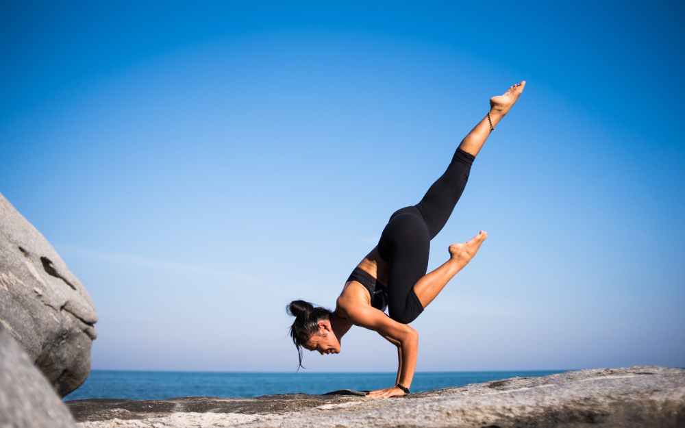 HOW CAN YOU STAY HEALTHY THIS SUMMER